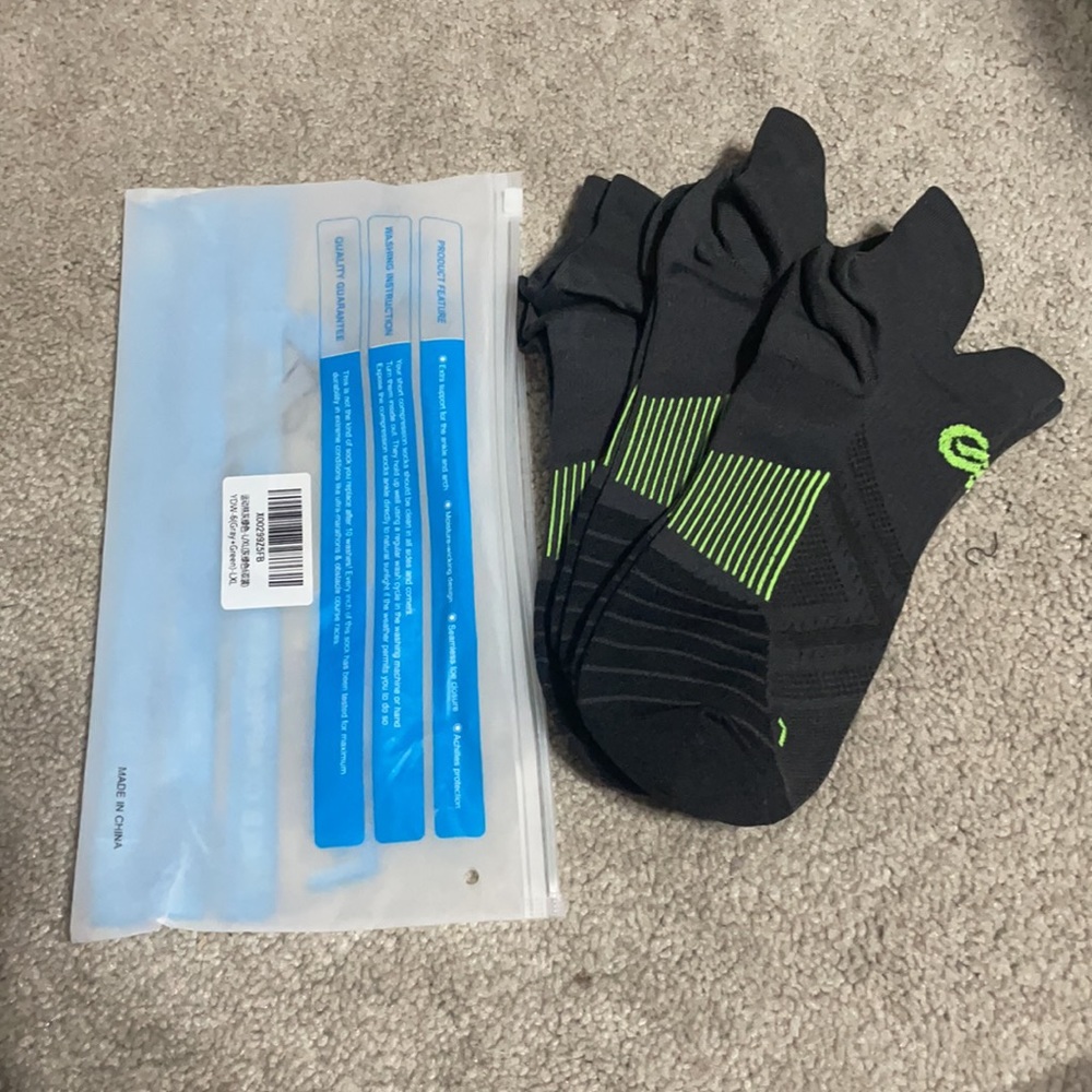 Compression socks NWT - Picture 3 of 4